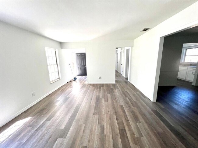 Building Photo - 3401 W Heiter St