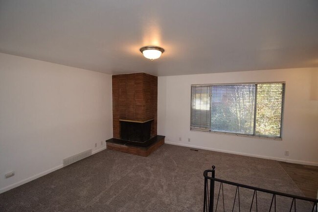Building Photo - 459 N Montgomery St