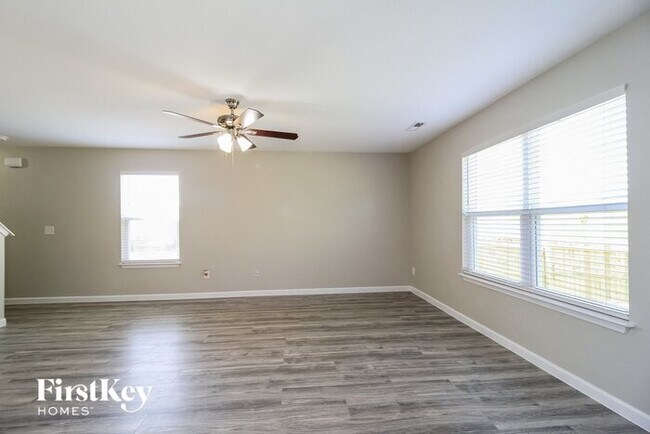 Foto del edificio - 545 Lakewood Glen Ct