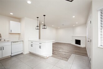 Building Photo - 737 Rock Springs Dr