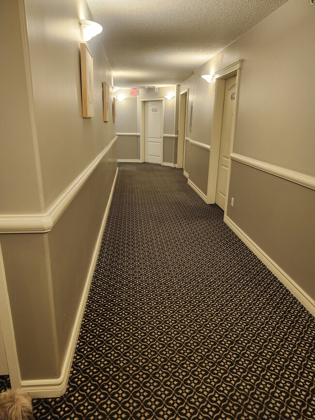 Photo du bâtiment - 2 Bedroom Condo Unit