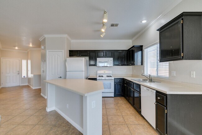 Foto del edificio - Move-In Ready 1-Story Home with Private Backyard & Covered Patio!