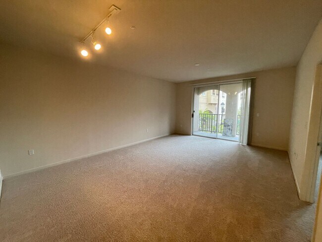 Foto del edificio - Lovely 1 Bedroom 1 Bath Condo in the Desir...