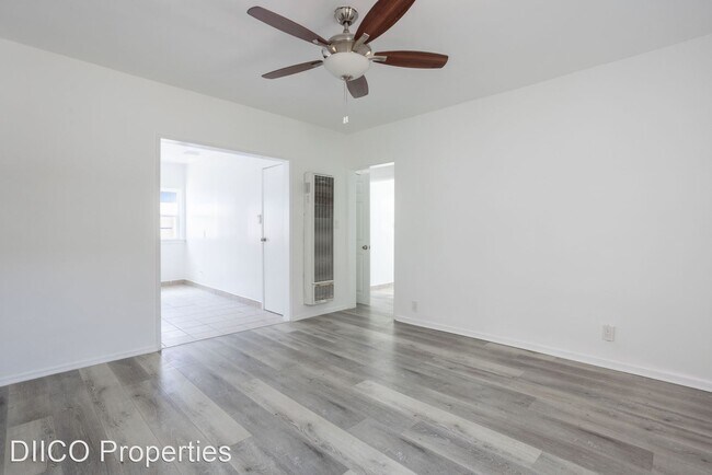 Building Photo - 1 br, 1 bath Apartment - 1502 Maple Street...