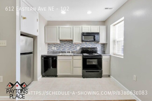 Building Photo - Renovated apartment with Wifi included. FI...