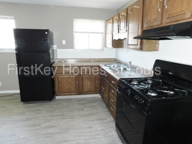 Building Photo - 1755 Beecher Dr