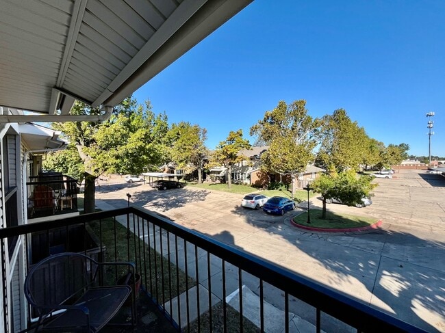 Building Photo - 3200 W Britton Rd