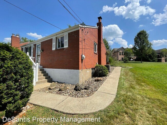Building Photo - 2 br, 1 bath House - 4 Elm Drive