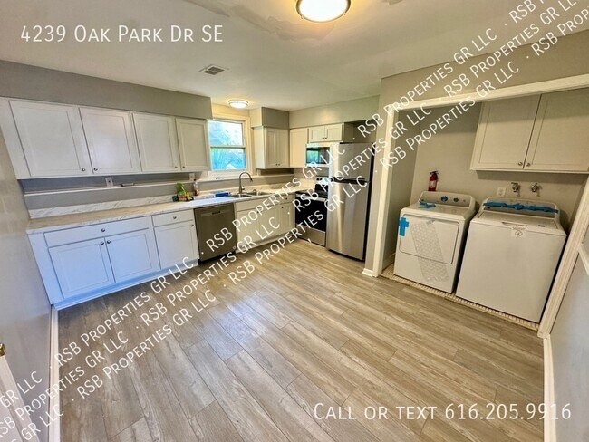 Building Photo - Renovated 2 bed, 1 bath, apartment
