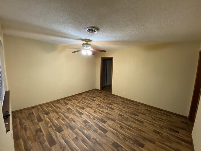 Building Photo - 1408 H St