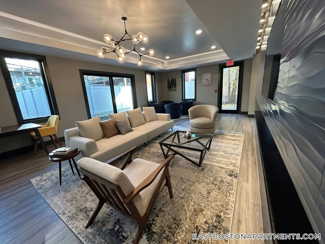 Foto principal - 656 Saratoga St