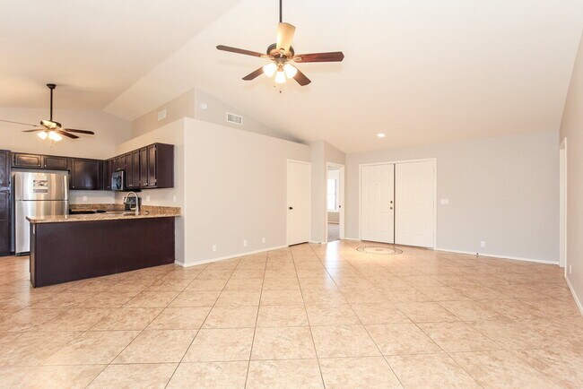 Foto del edificio - 7384 W Colter St