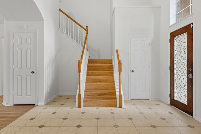 Building Photo - 28018 Wind Hawk Dr