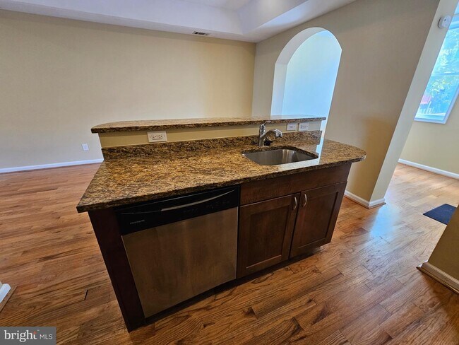 Foto del edificio - 5011 7th Pl NW