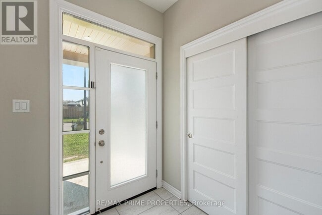 Building Photo - 812 June Grass St