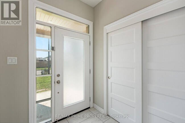 Photo du bâtiment - 812 June Grass St