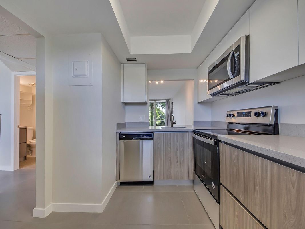 Foto principal - 108 Royal Pk Dr