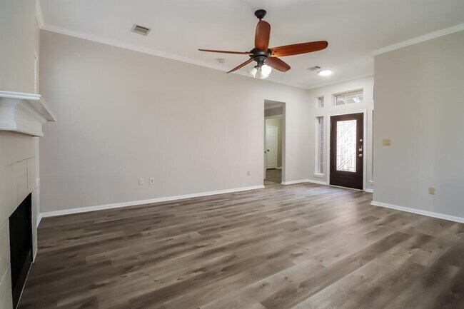 Foto del edificio - 13553 Miller Ln