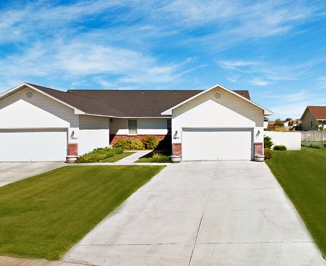 Foto del edificio - Spacious & Updated 4 Bedroom, 3 Bathroom T...