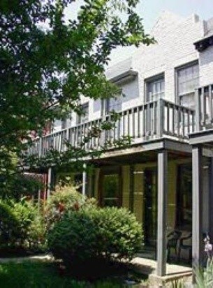 Primary Photo - 3215 Stuart Ave