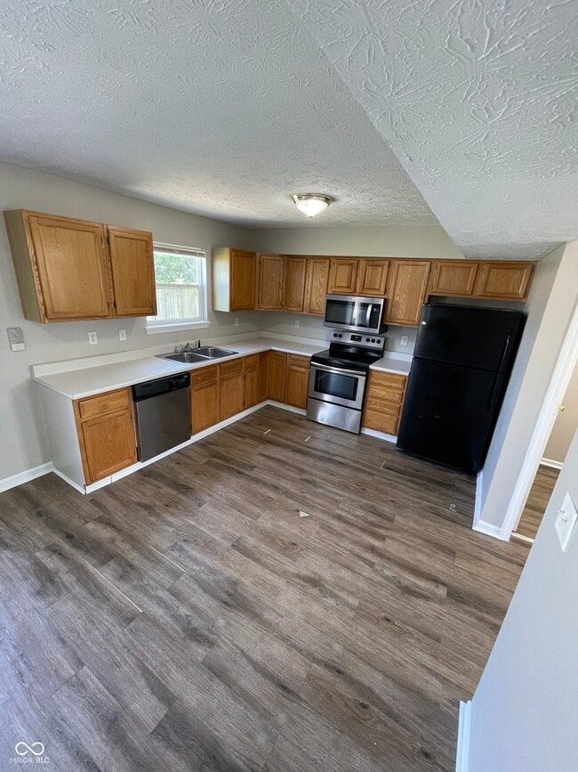 Building Photo - 2265 Valley Creek E Ln