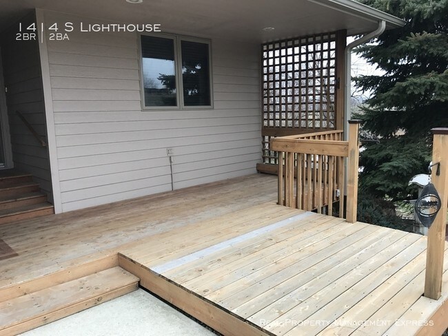 Building Photo - 1414 Lighthouse Pl