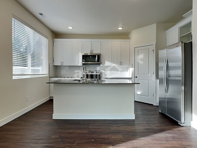 Foto del edificio - 7910 Verona Loop