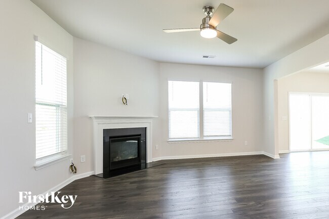 Building Photo - 614 Goldburn Wy