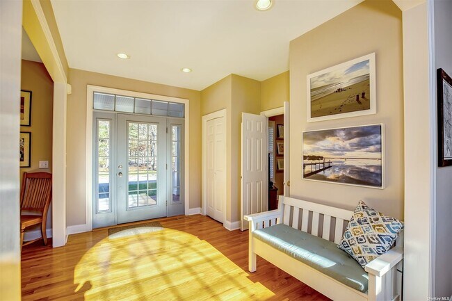 Building Photo - 11 Wooded Ln