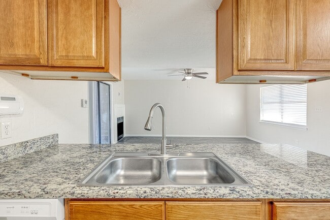 Building Photo - 2902 NW 45th Pl