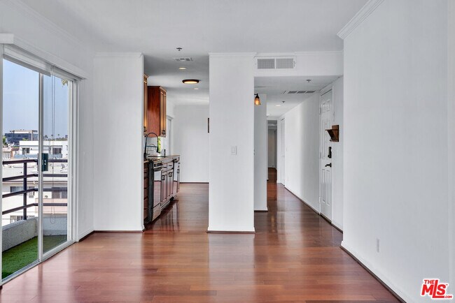 Foto del edificio - 116 S Croft Ave