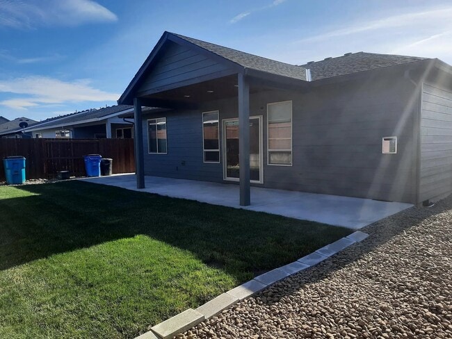 Building Photo - 1719 NW 25th Ave
