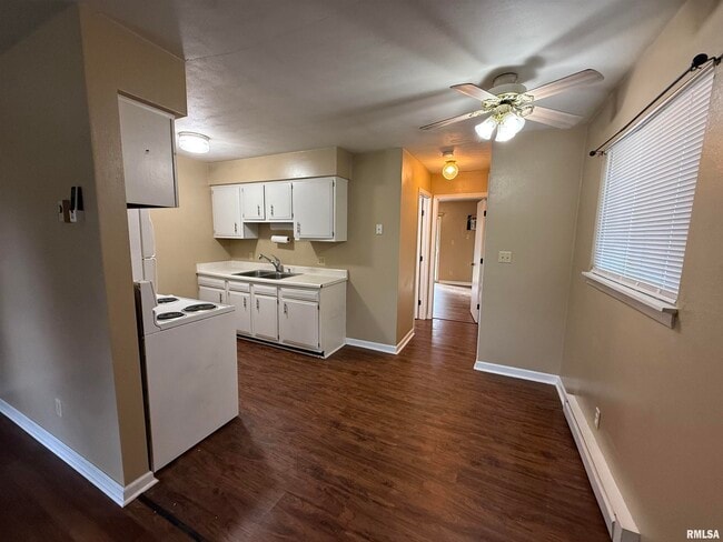 Building Photo - 4021 S Ricketts Ave