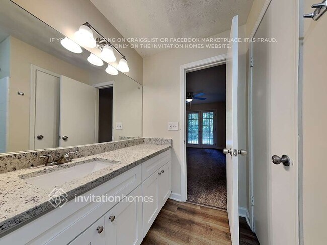Foto del edificio - 1569 Briarwood Ln SW