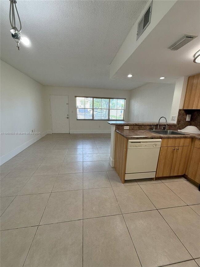 Building Photo - 675 NW 85th Ct