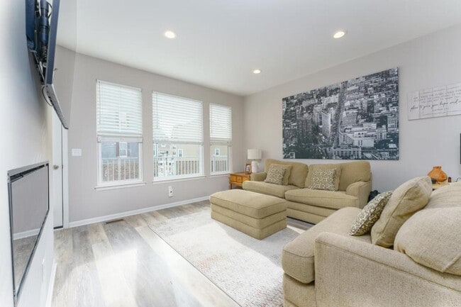 Photo - 645 Jenny Wy House