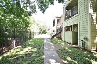 Building Photo - 6602 Harbor Town Dr
