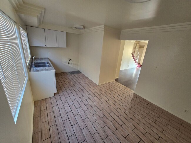 Building Photo - Kingsly Family Investments LP
