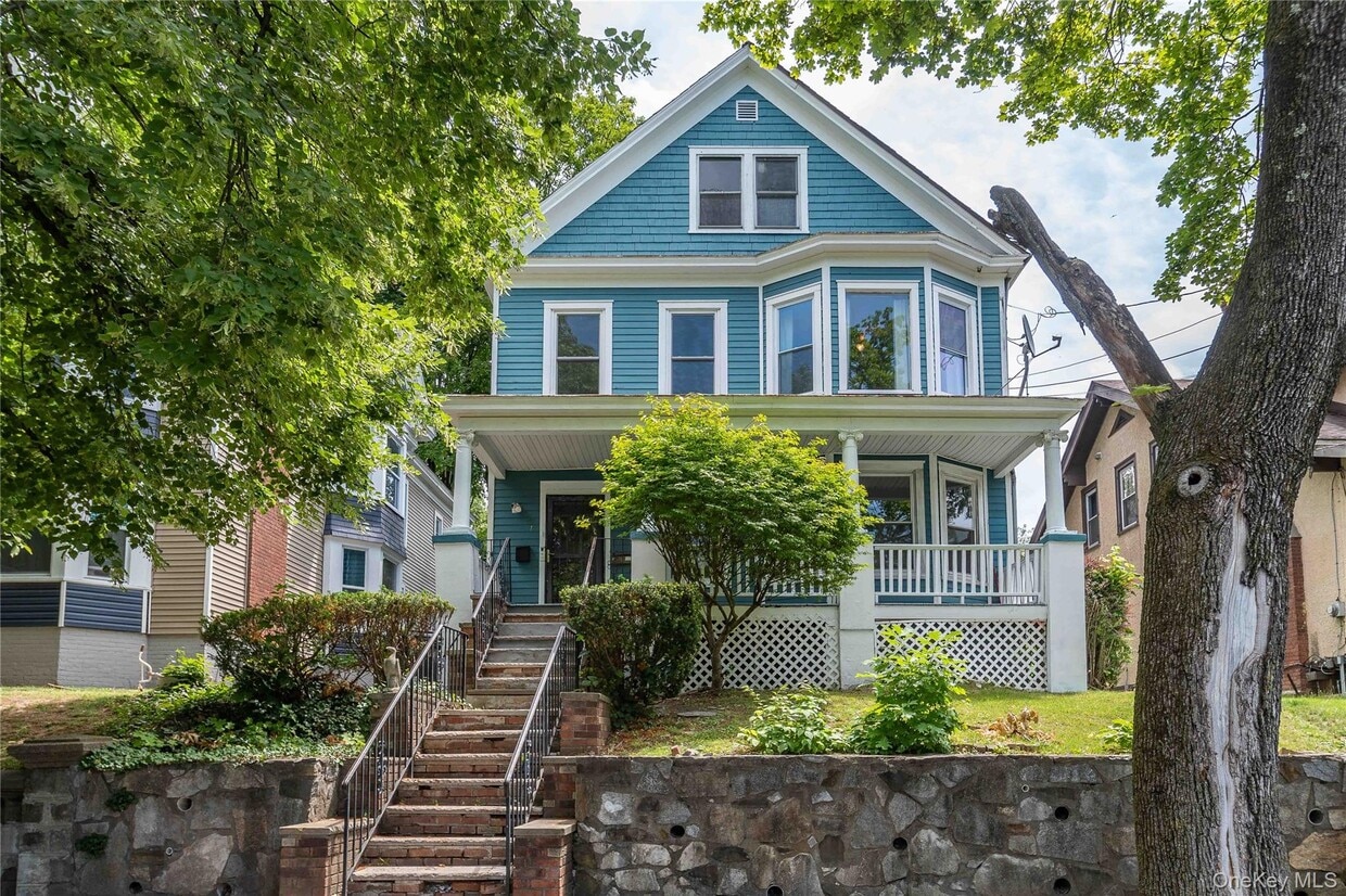 Primary Photo - 65 N Clinton St