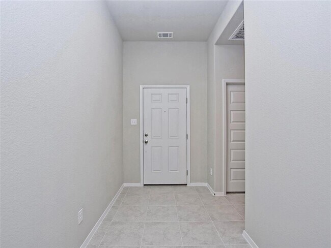 Building Photo - 21331 Mt View Dr