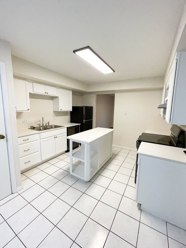 Photo - 12319 Cedar Springs Ln House