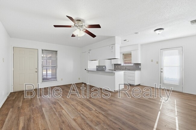 Building Photo - 222 Meador Ln