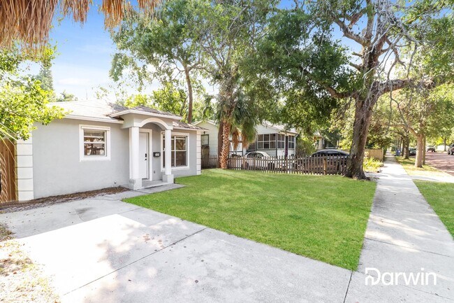 Foto del edificio - 2324 Oakdale St S, St. Petersburg, FL 33705
