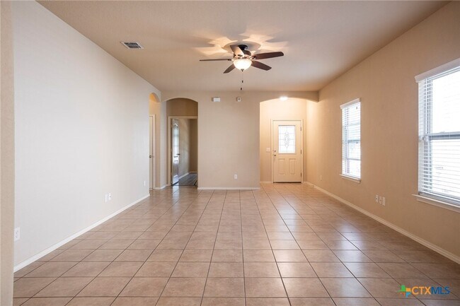 Building Photo - 433 Stonebrook Dr