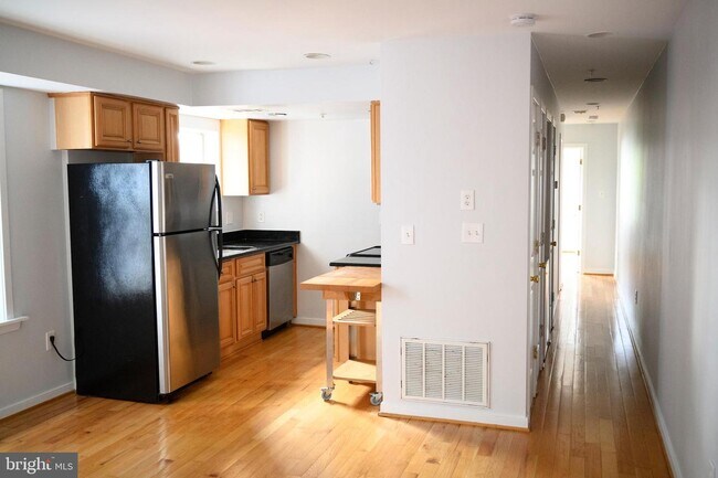 Building Photo - 608 Jefferson St NW