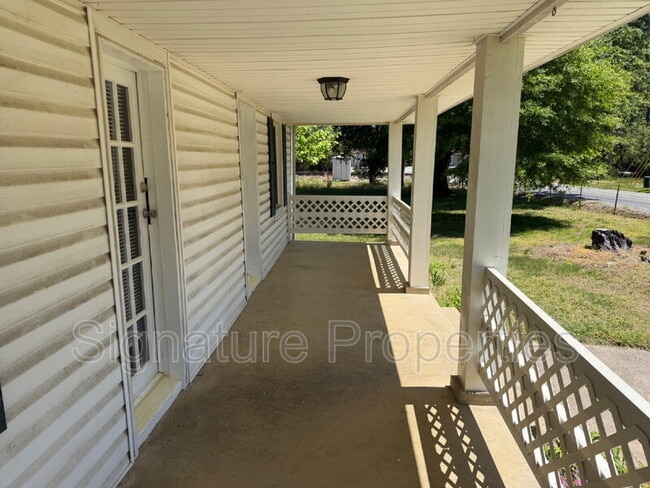 Foto del edificio - 11934 Mill Rd