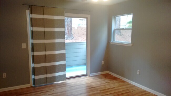 Bedroom Large Window New Panes - 600 Audubon Lake Dr