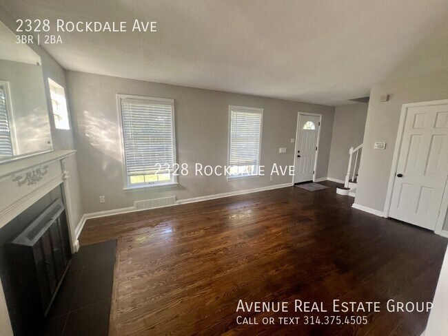 Building Photo - Charming 3-Bedroom Home in Greendale!