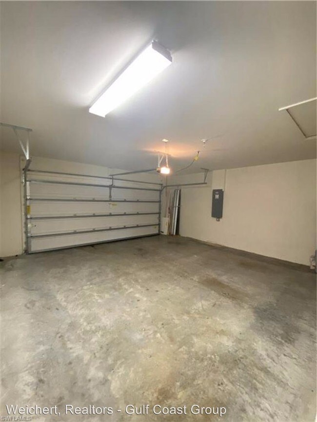 Building Photo - 4 br, 2 bath House - 2142 SW 3rd Ave