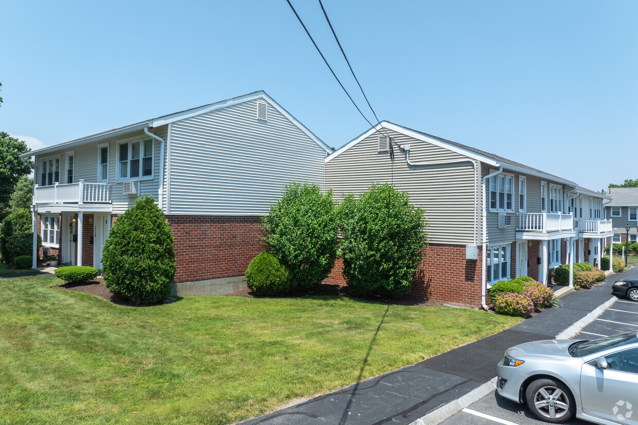 The Summit Plymouth Apartments in Plymouth, MA
